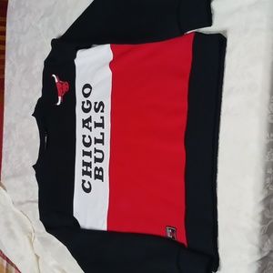 NBA Chicago Bulls Sweatshirt XS men's  Bull logo Black Red White long sleeve